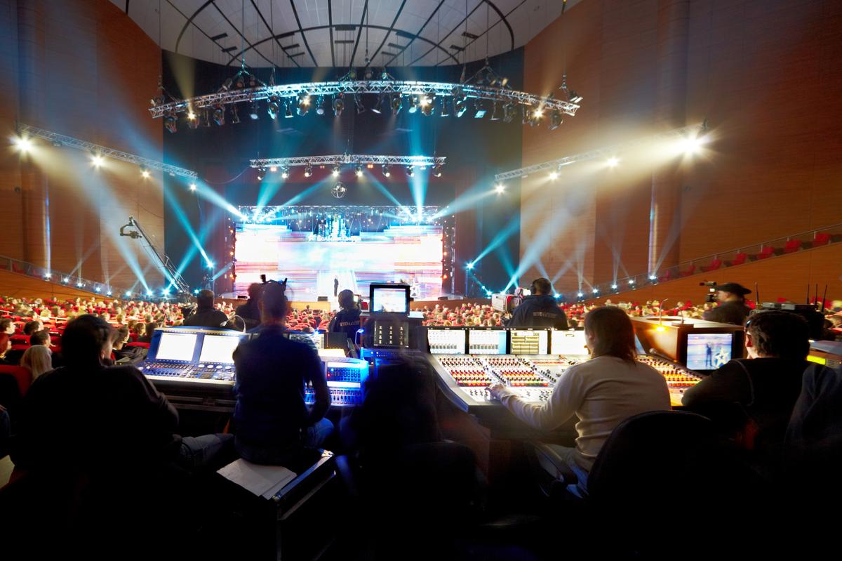 Live-Regie und Tonpult bei einem Event